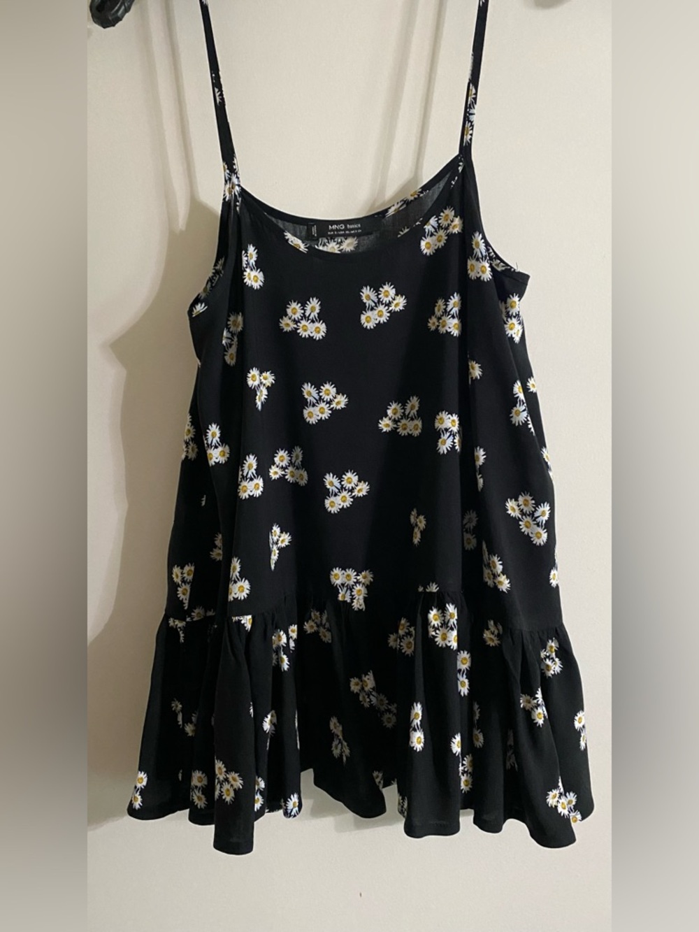 MNG basics, women’s black tank top with daisies